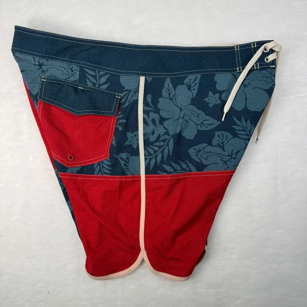 Quiksilver Board Shorts 38 Red Navy Colorblock Tropical Hibiscus Mens Trunks